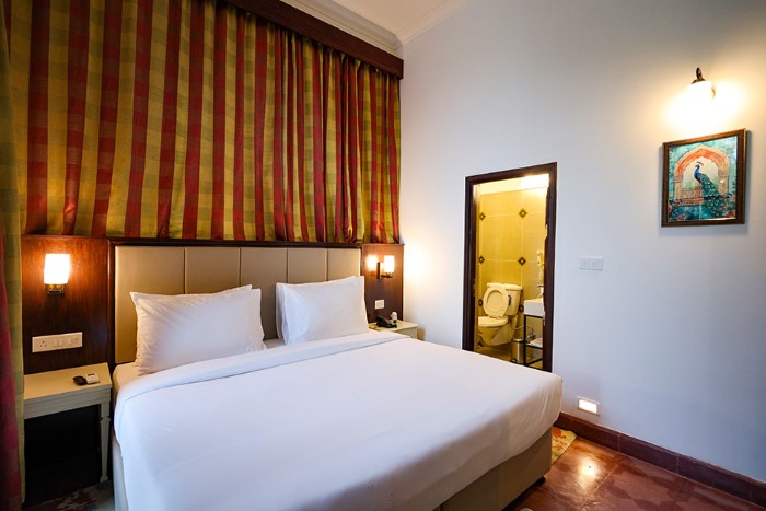 7apple bikaner gaj kesri Room