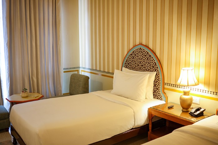 7apple bikaner gaj kesri Room
