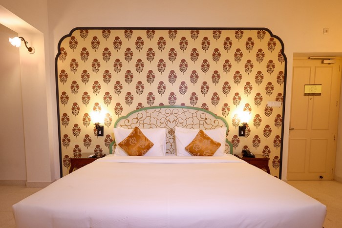 7apple bikaner gaj kesri Room